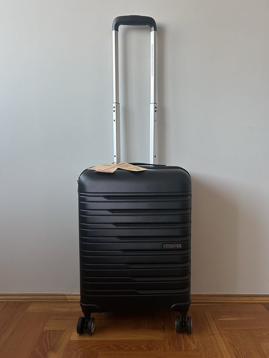 Walizka Cabin Czarna American Tourister Nowa