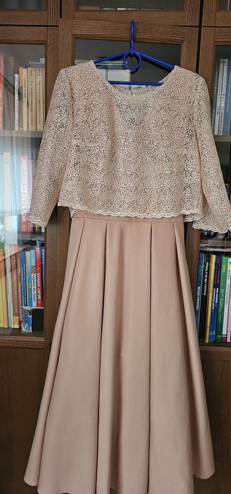 Sukienka na wesele z narzutką