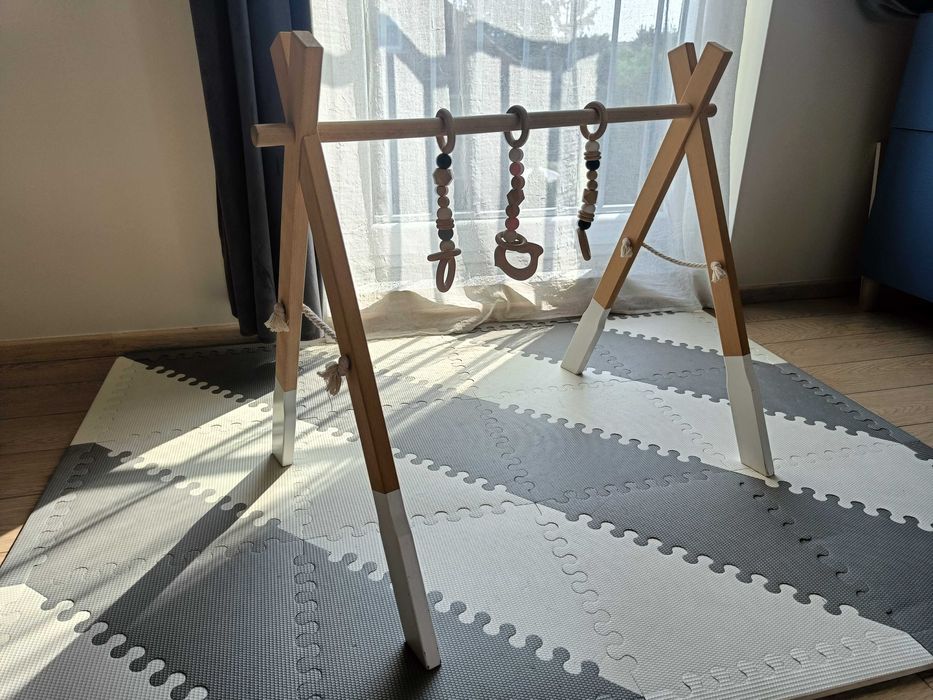 Stojak edukacyjny Baby gym Little Leaf