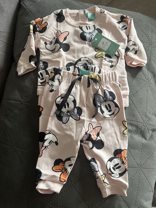 Śliczny dres dziewczęcy Disney Minnie 62/68 Nowy