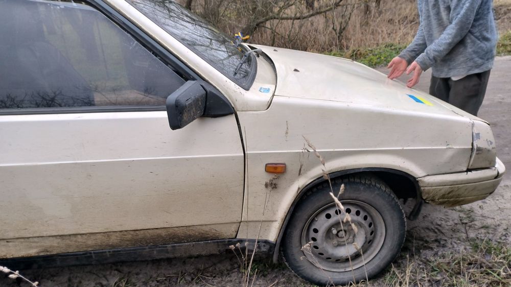 лада 8  з документами  20 тисяч грн