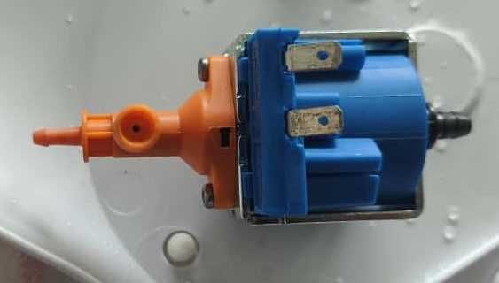 Помпа Sankyo SPM-B01 до парогенератора праски Tefal (оригінал)