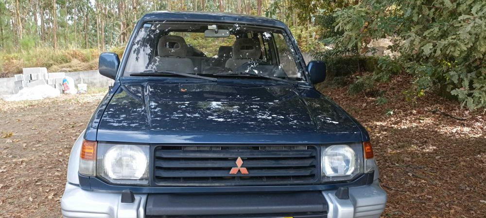 Mitsubishi Pajero GLS - 7 lugares