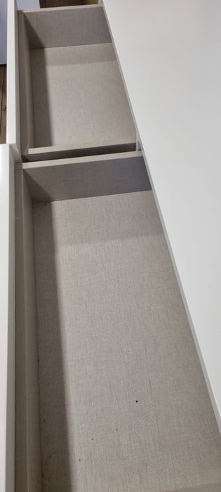 Móvel branco para sala e TV