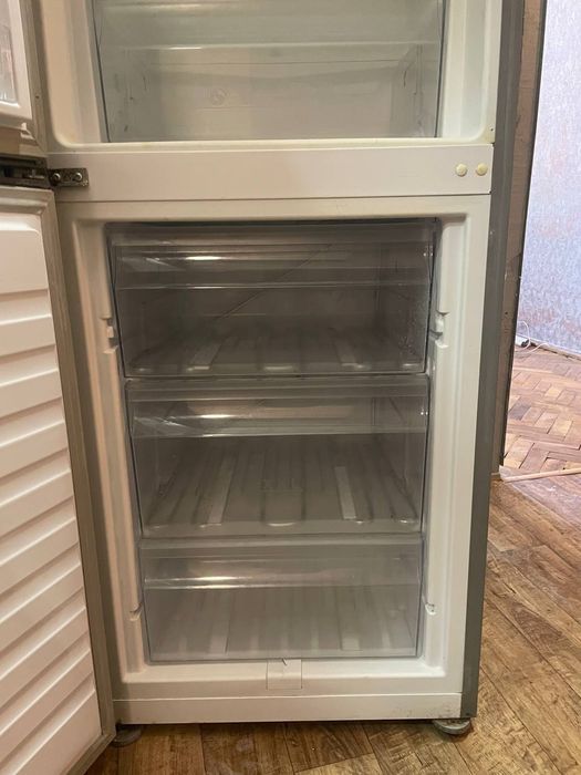 Холодильник Whirlpool WBE3712 A+ X