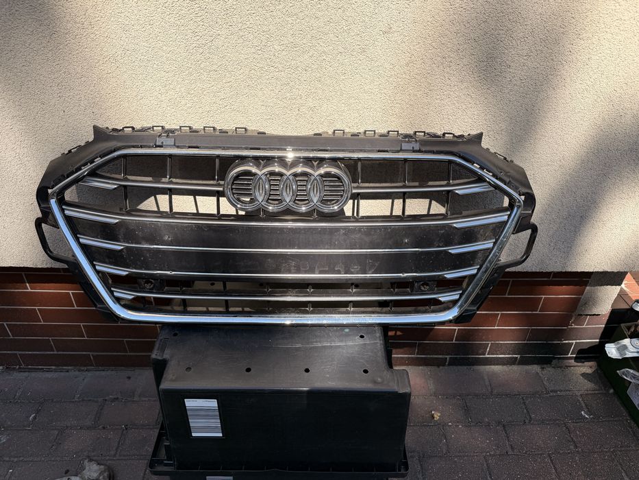 Audi A4 B9 quattro osłona chłodnicy grill OE 8W0853651D