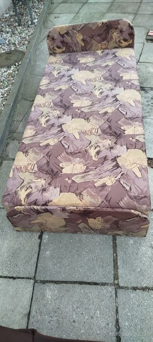 Sprzedam tapczan pojedynczy