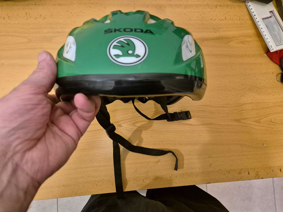 Capacete de bicicleta verde SKODA