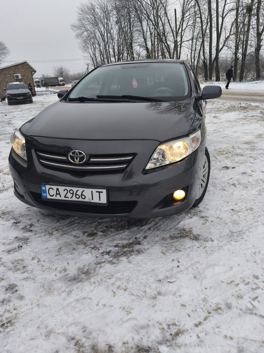 Продам TOYOTA Corolla