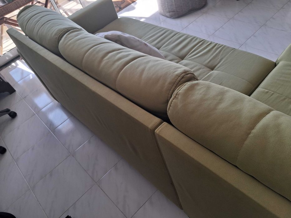 Sofá cama verde praticamente novo