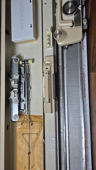 Вязальна машина Silver Reed