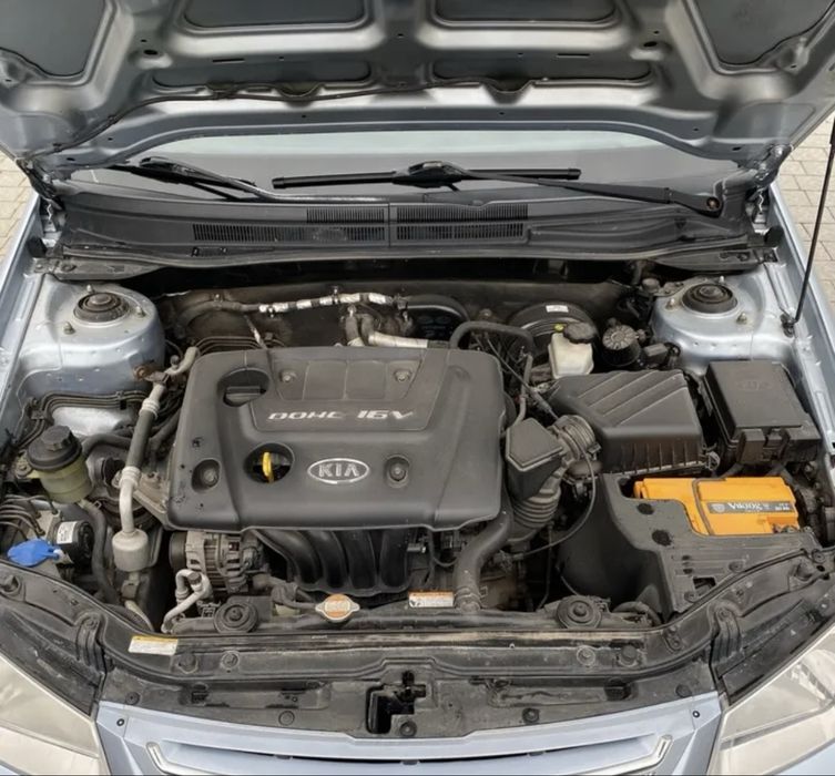Кіа  Cerato 1.6 бензин