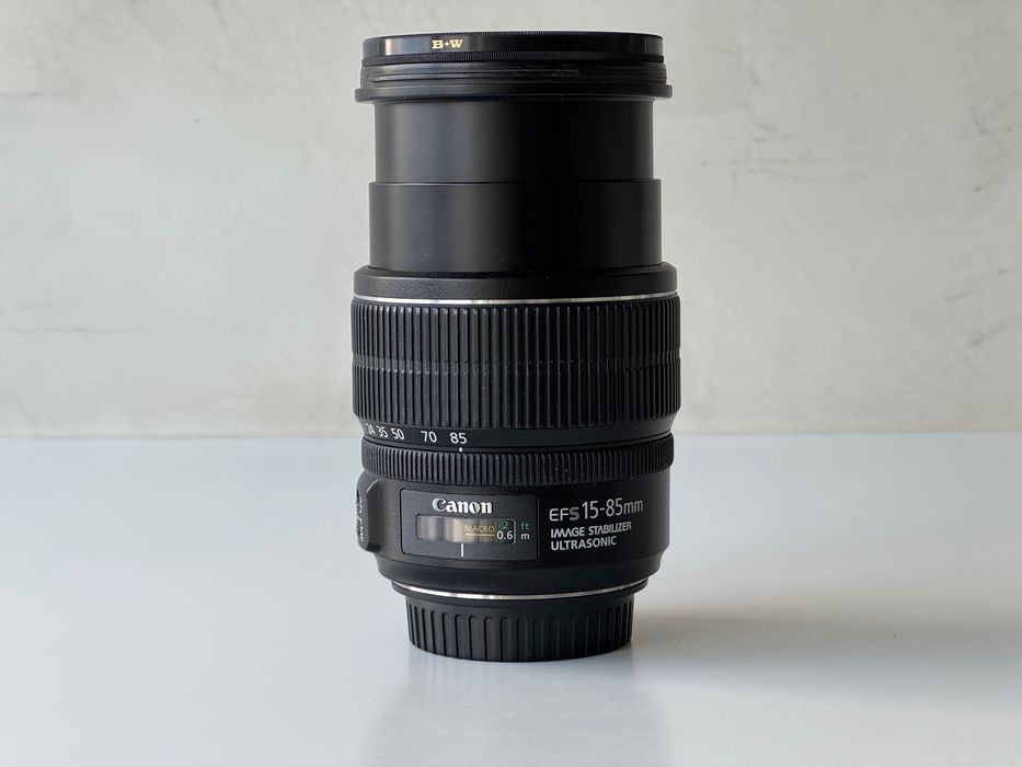 Objetiva Canon EF-S 15-85mm f/3,5-5.6 IS USM