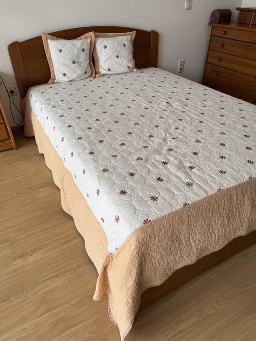 Conjunto de Quarto CERNE em Madeira Maciça + Colchão Ortopédico