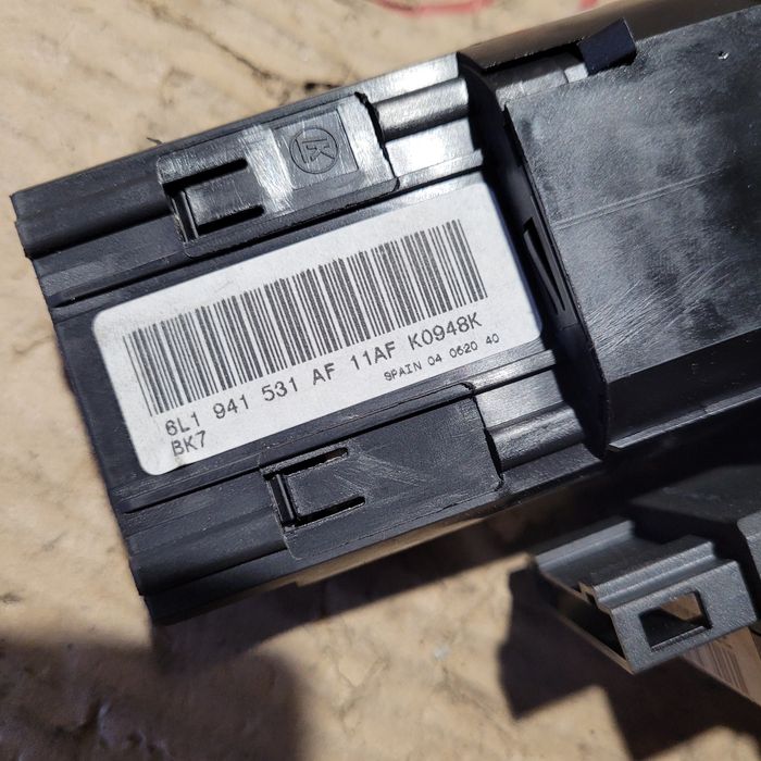 Włącznik przełącznik świateł seat Ibiza III lift 2008r