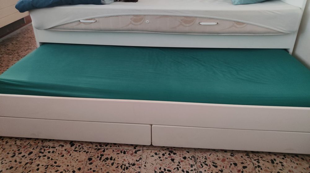 Cama de solteiro dupla