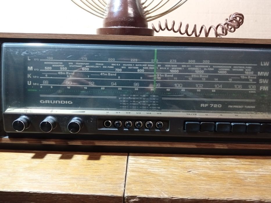 Radio GRUNDIG RF720 vintage