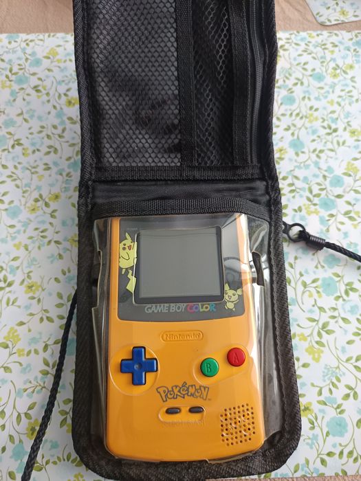 Gameboy color Pikachu edition