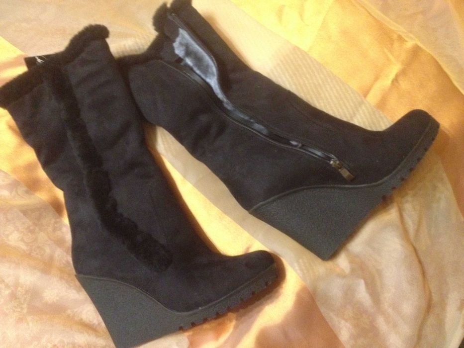 Сапоги  зимние женские .