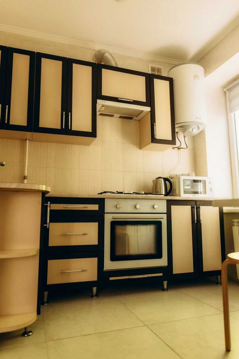 ЦЕНТР 2-кім квартира. вул Патріарха Мстислава + Звітні документи