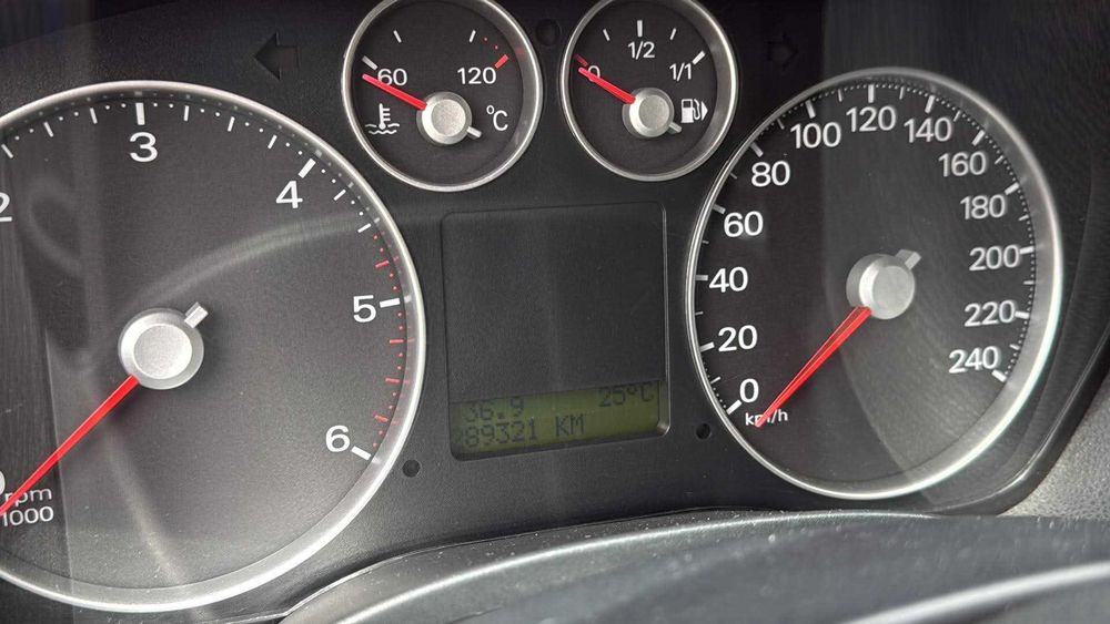 Ford Focus C-Max 1.6TDCI 110CV 289.000KM 2004/01 5Lugares