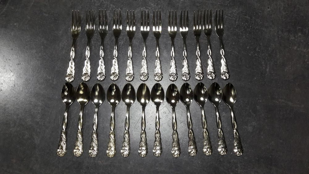 Sztućce do deseru 24 elementów