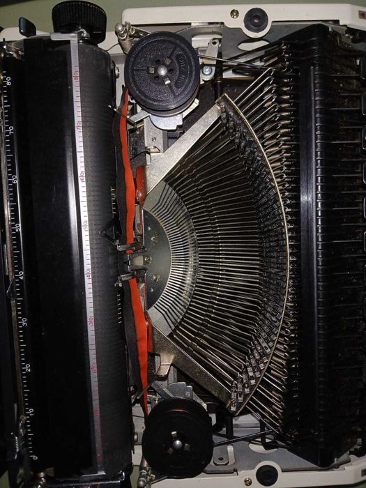 Máquina de escrever Silver Red 280 de luxe