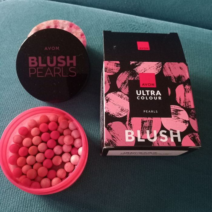 Avon Ultra Colour Blush róż w perełkach Rosy Highlight
