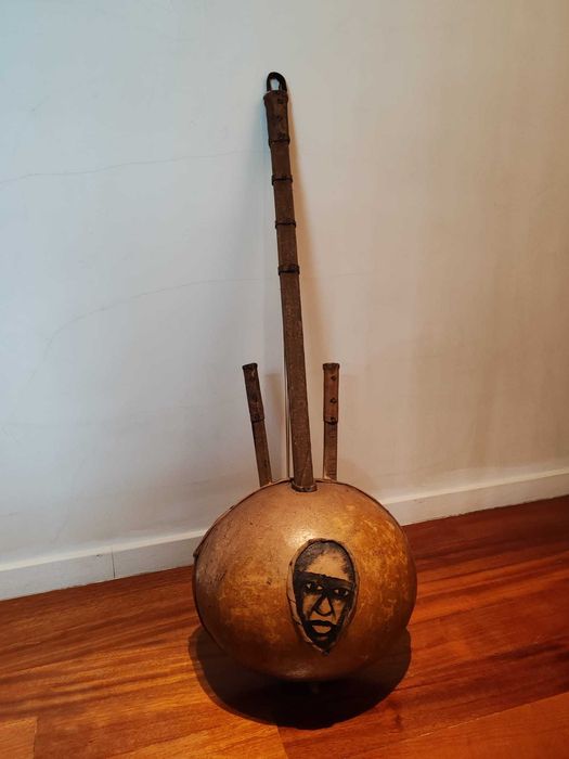 Instrumento musical africano "KORA". Novo. Sem uso.