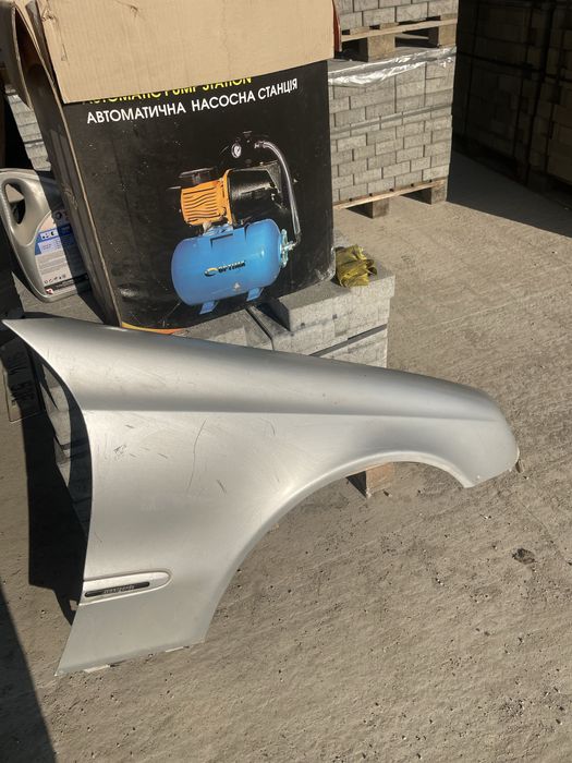 Крило праве mersedes 211