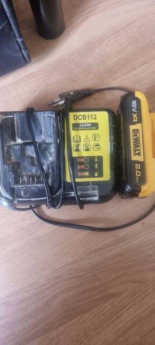 carregador dewalt +baterie (NOVO)