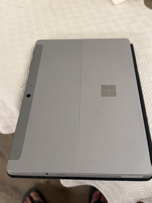 Microsoft Surface Go 2446199626098944002
