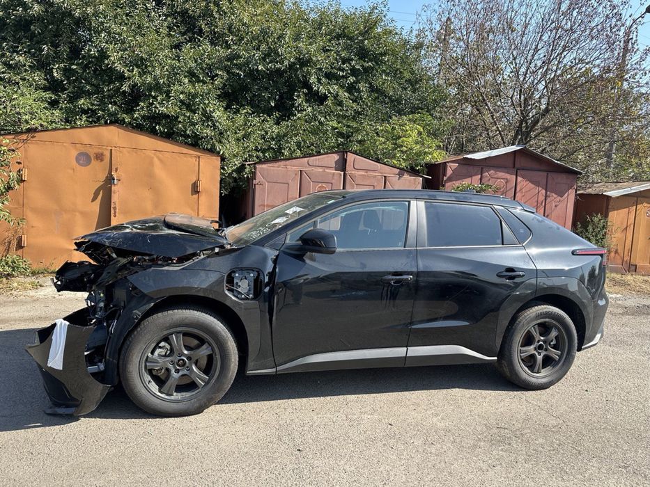 Розбірка на запчастини Toyota Bz4X Xle 2023 Тойота Бз4Х