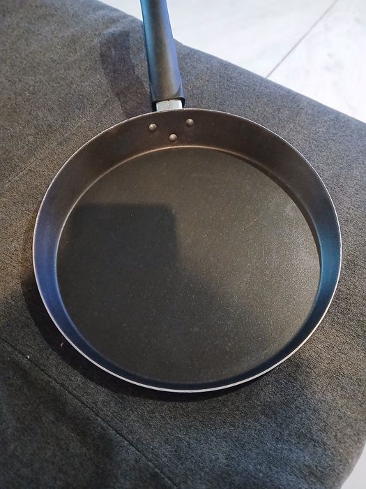 Frigideira para crepes nova