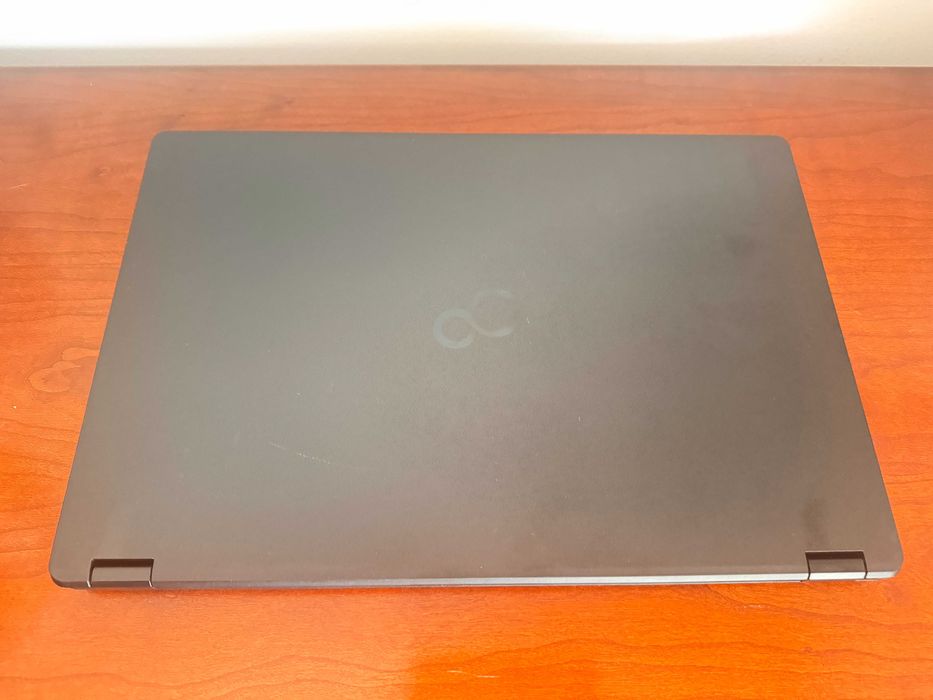 Fujitsu LifeBook U7510|15.6"FulHD|i7-10510U Quad Core|16G Ram|Ssd 512G