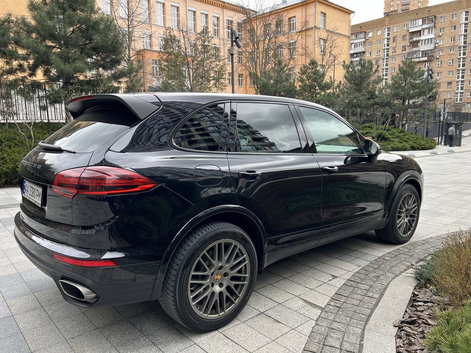 Porsche Cayenne Platinum Edition