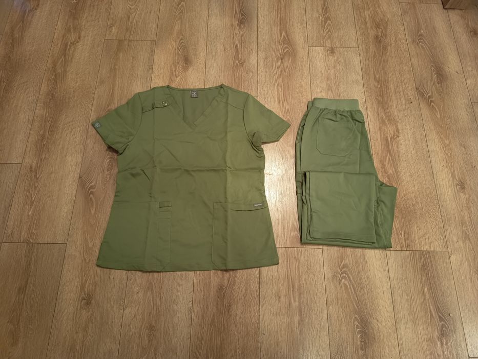 Nowy jasnozielony mundurek medyczny rozmiar S