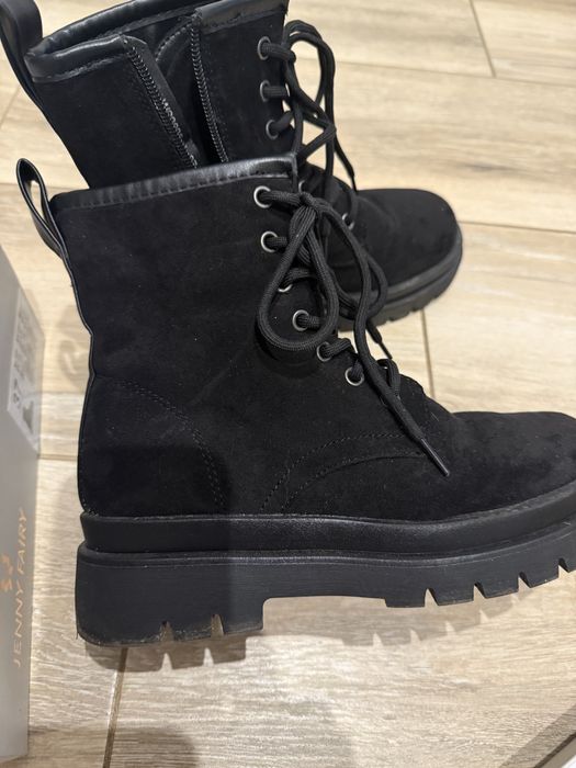 Buty  damskie zamszowe….