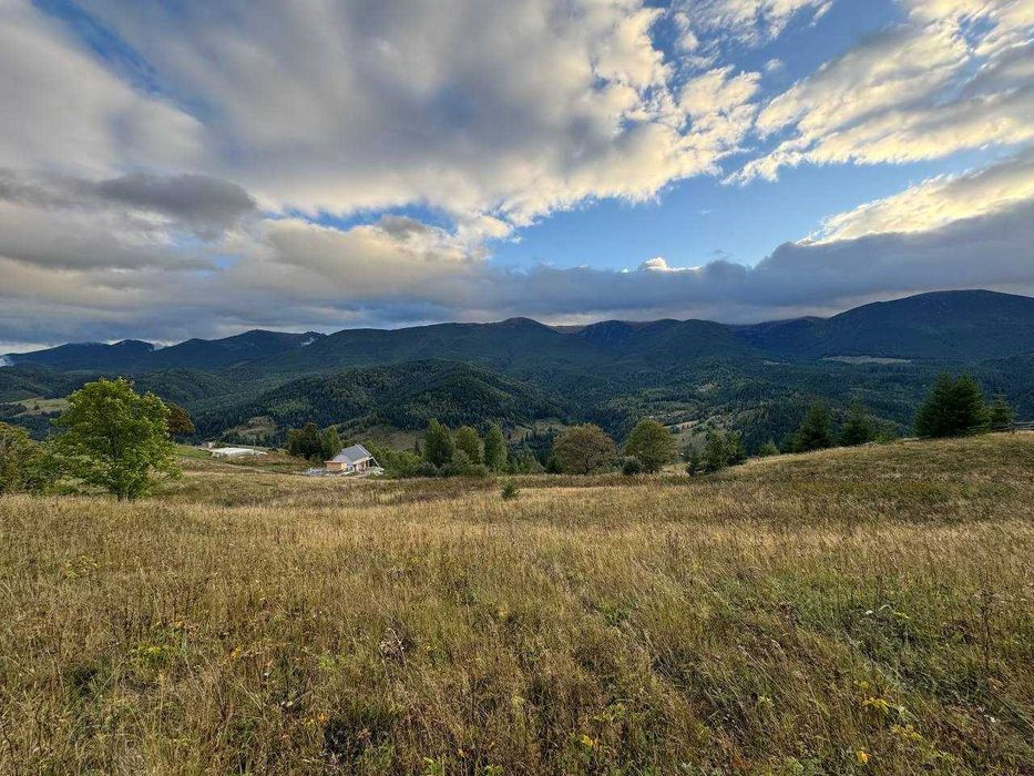 Земельна ділянка 1 гектар у Верховині з видом на Чорногірський хребет