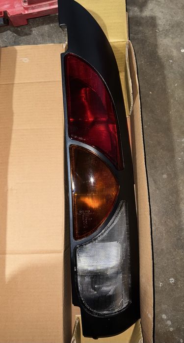 Farolim tras direito renault kangoo