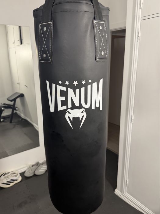 Saco de boxe Venum 32 kg