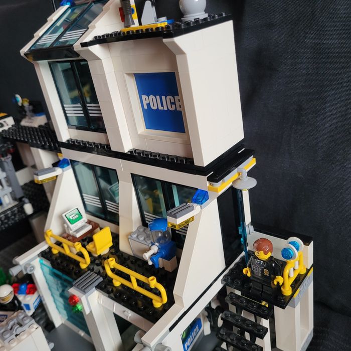 Lego 7744 Posterunek policji