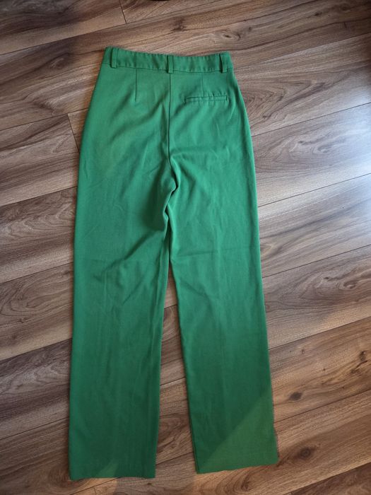 Spodnie zielone Reserved