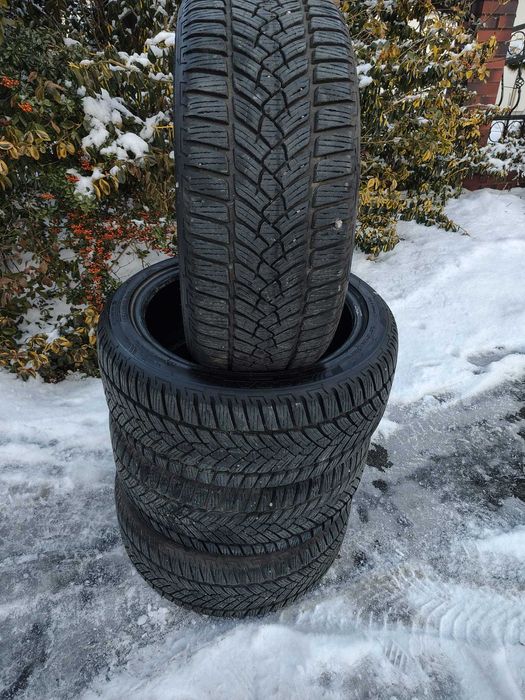 Opony zimowe Fulda 225/45R17 2024r stan bdb 2024r