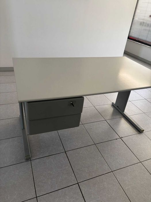 Lote de 22 Secretárias de Escritório