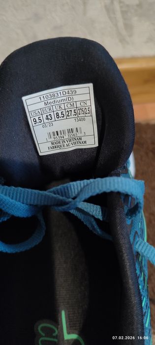 Кросівки для бігу