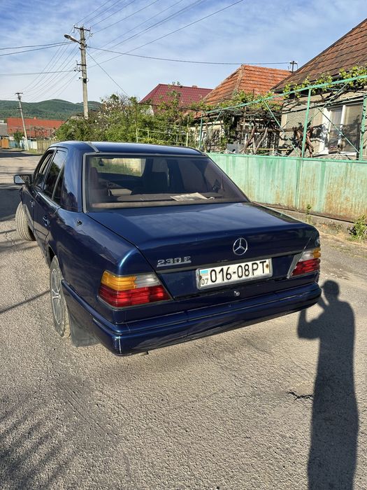 Mercedes W124 E230
