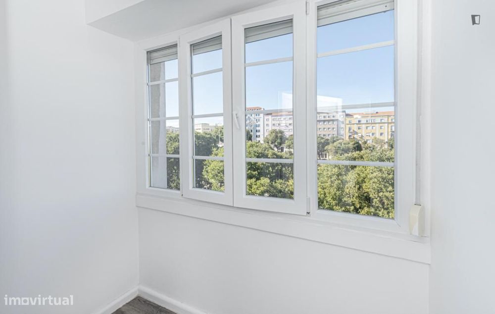 Quarto - localizado em Alameda Lisbon