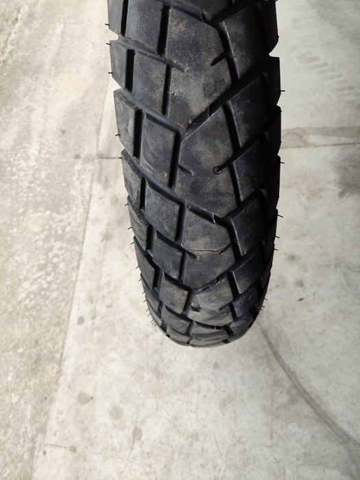 Pneus mistos  em bom estado