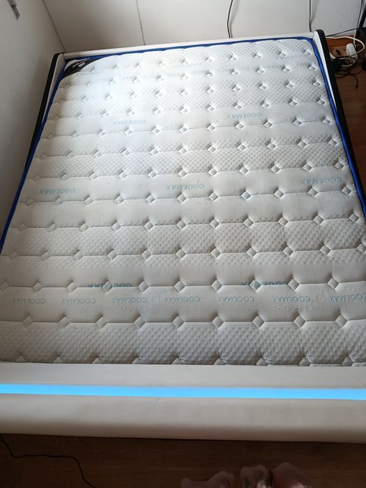Cama de Casal Completa com Colchão | Excelente Estado